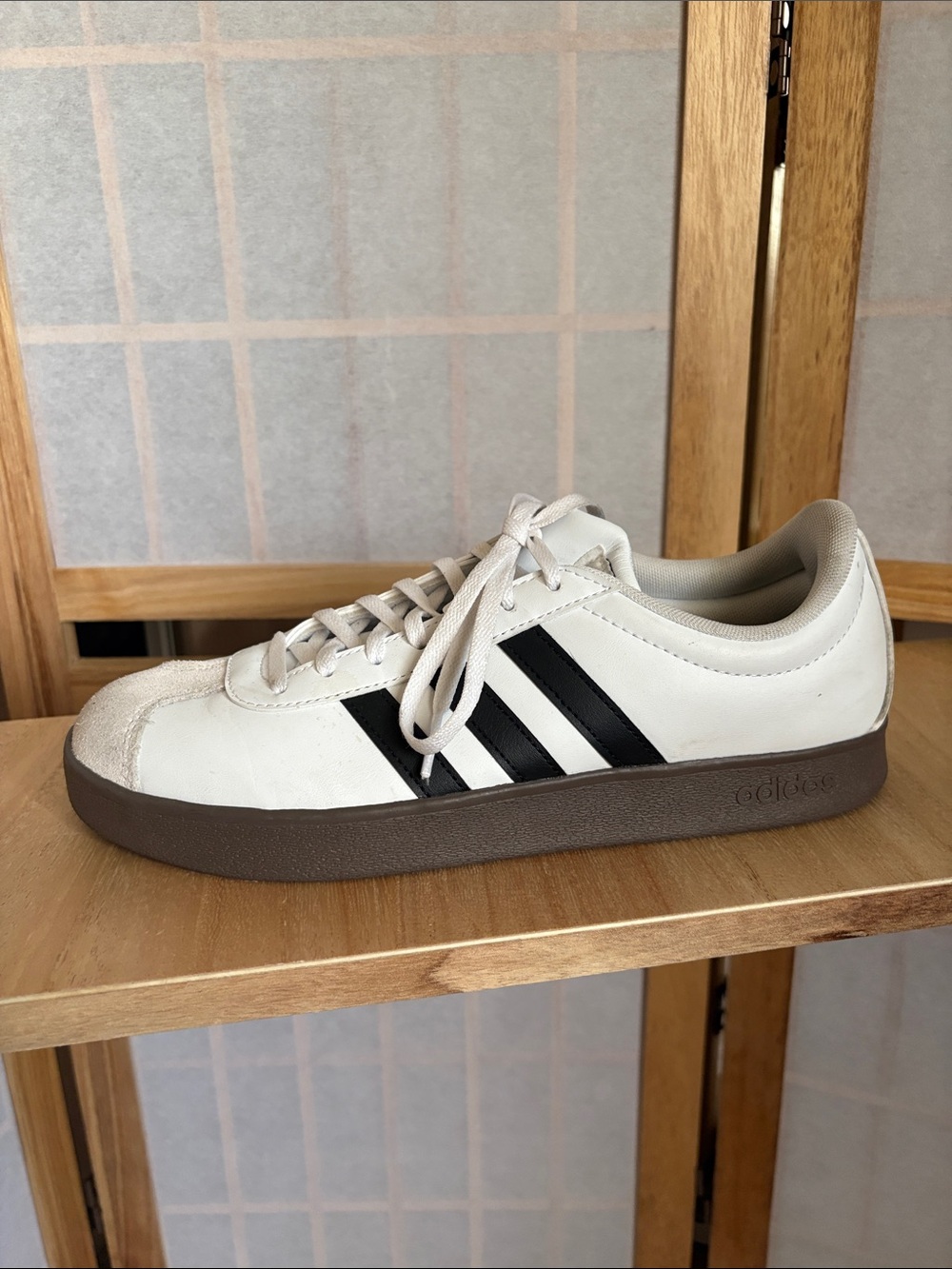 Adidas Women’s White and Black Low-Profile Leather Sneakers Size 9.5 - Picture 9 of 12